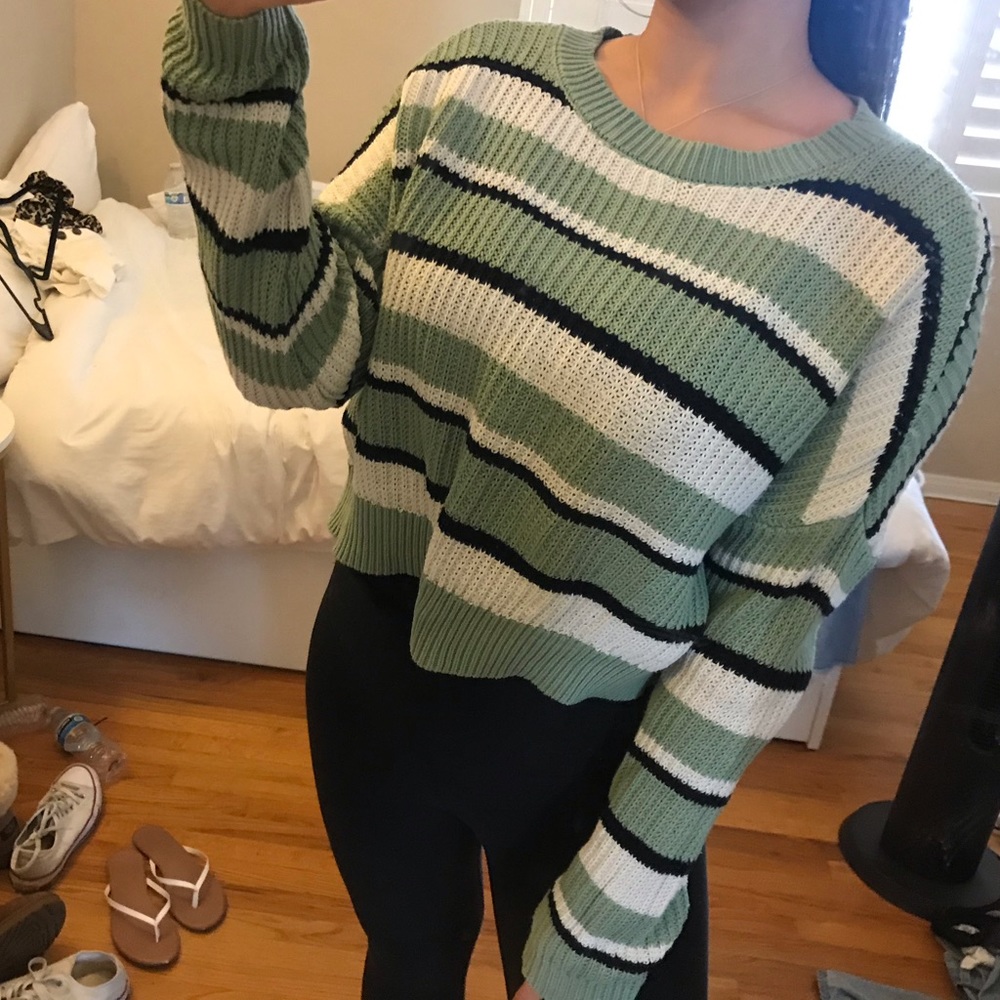 Pacsun cropped sweater